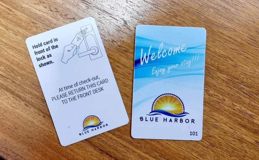 Blue Harbor Hotel Calapan Esterno foto